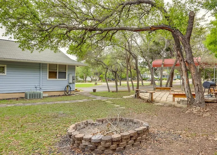 Canyon Lake Home W/ Resort Amenities & Fire Pit!