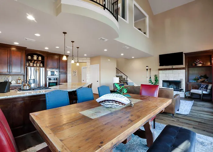 Lake House - A Birdy Vacation Rental