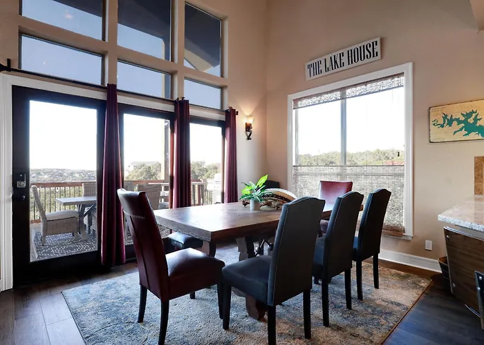 Lake House - A Birdy Vacation Rental
